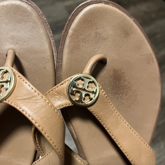 Tory Burch Brown/ Tan Leather Thong Flip Flop Gold Logo Sandals Size 7 - Picture 4 of 12